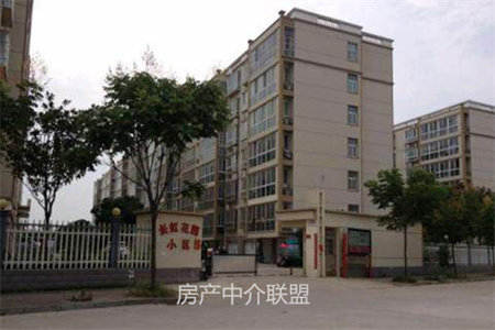 海岱北苑三楼134平三室精装带车库33平100万可按揭